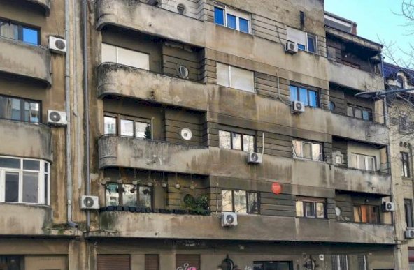 Apartament in bloc interbelic, 2 camere, 80 mp, pretabil AirBnb