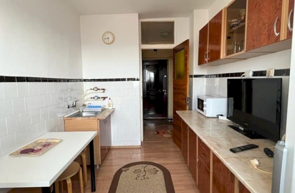 Apartament de 3 camere ( Bloc Reablilitat)-Margeanului-Comision 0%