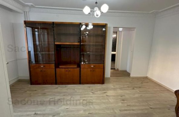 Apartament de 4 camere transformat in 3-Bloc 1980-Dr Taberei 