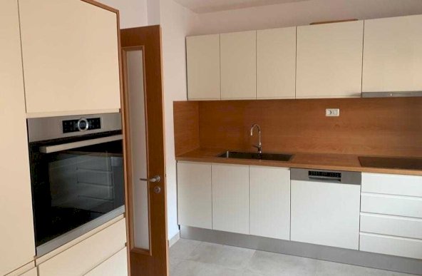 Apartament de 4 camere DECOMANDAT-Nerva Traian-Comision 0%