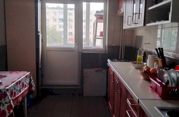 Apartament de 4 camere SEMIDECOMANDAT-Rahova