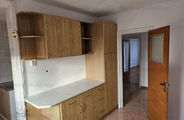 Apartament de 3 camere DECOMANDAT-Mihai Bravu 