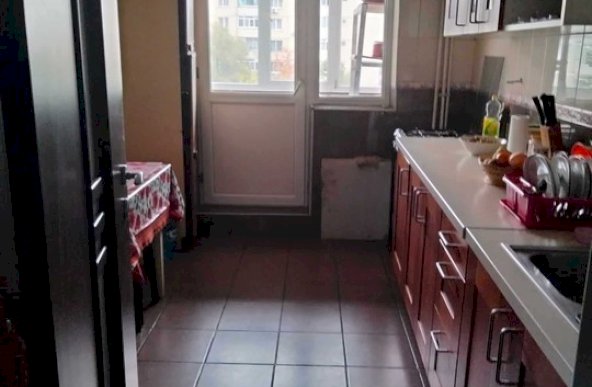 Apartament de 4 camere SEMIDECOMANDAT-Rahova