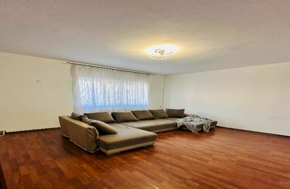 Apartament de 3 camere DECOMANDAT-13 Septembrie-Sebastian