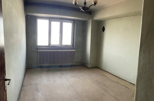 Apartament de 3 camere ( 500 M Victoriei )-Titulescu