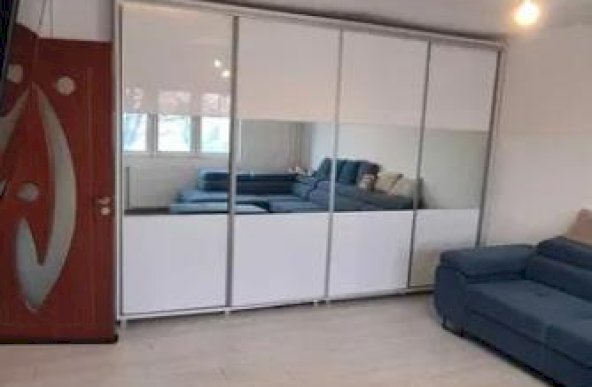 Apartament de 3 camere ( REVOVAT-CU CENTRALA )-Brancoveanu 500 m MENTROU