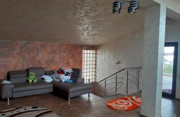 ID 2483 - Vand Vila P+1+M, zona Chercea