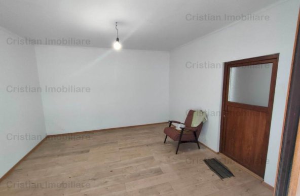 Zona Piata Mare  Casa 4 camere gaze termopan parchet