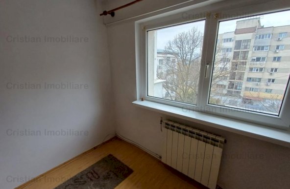 Ultracentral  2 cam ARATA BINE confort 1 Decomandat zona Calarasi