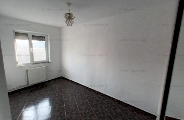 ID 827 - Apartament 3 camere, M. Kogalniceanu, Etaj 2