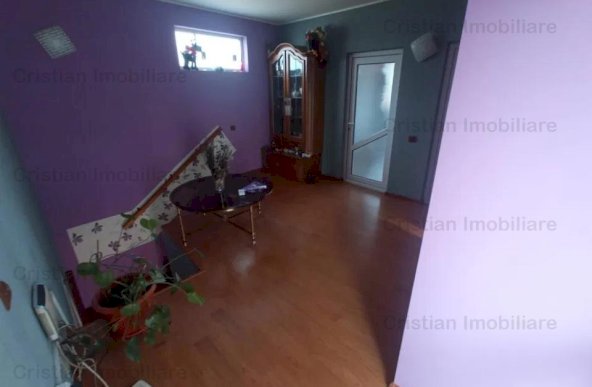 ID 8382 Casa Chercea, 6 camere, doua corpuri cladire 