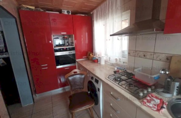 ID 8382 Casa Chercea, 6 camere, doua corpuri cladire 