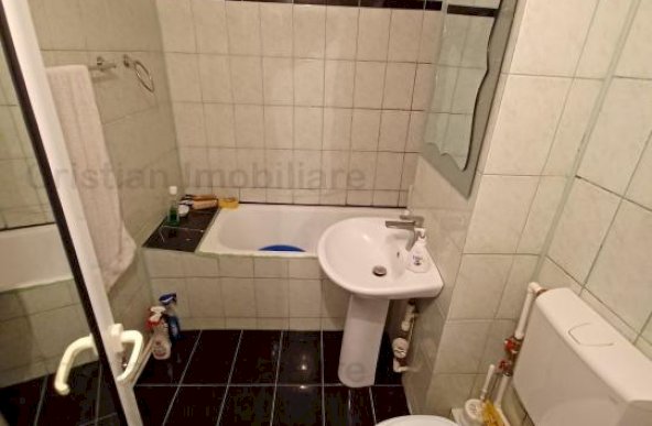 DECOMANDAT, apartament 2 camere, zona Vidin, ETAJ 2