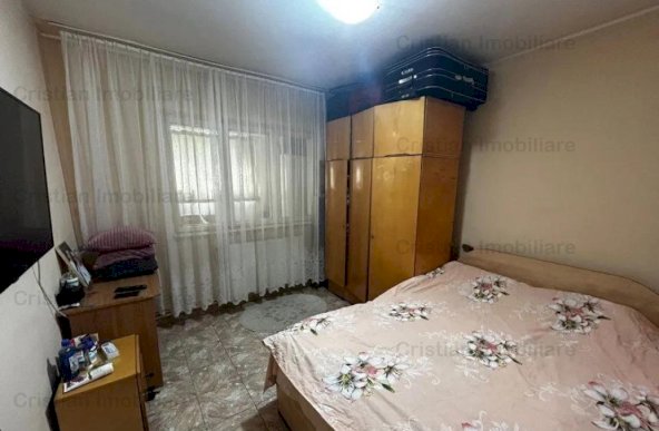 zona Calarasilor Parter cu balcon 10 m Ultracentral  3 cam confort 1 Decomandat 