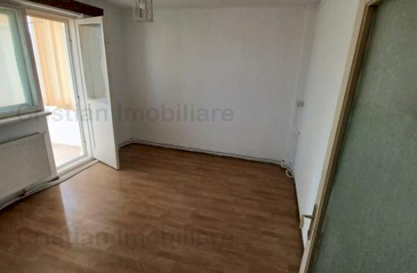 Ap. 2 camere, etaj 3, 2 balcoane, zona Calea Galati