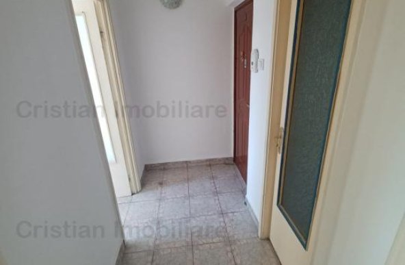 Ap. 2 camere, etaj 3, 2 balcoane, zona Calea Galati