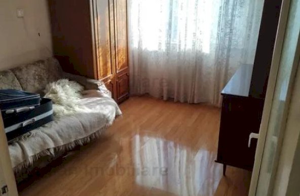 Apartament 3 camere, Buzaului, cf.1 dec, etaj intermediar, LIBER,  ID 16061