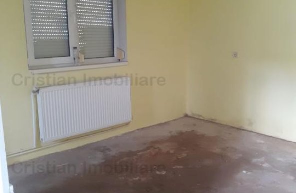 Casa 4 camere, St 670 mp, toate utilitatile, zona Chercea