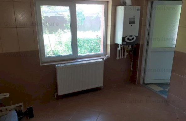 Casa 4 camere, St 670 mp, toate utilitatile, zona Chercea