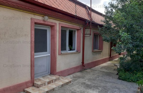 Casa 4 camere, St 670 mp, toate utilitatile, zona Chercea