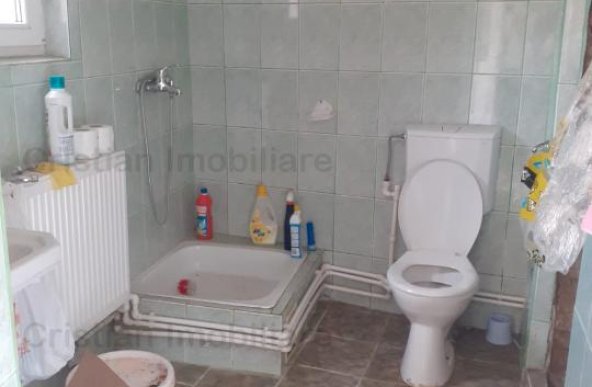 Casa 4 camere, St 670 mp, toate utilitatile, zona Chercea