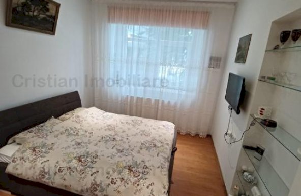 VILA(P+1), 4 camere zona Centru, MOBILATA SI UTILATA!