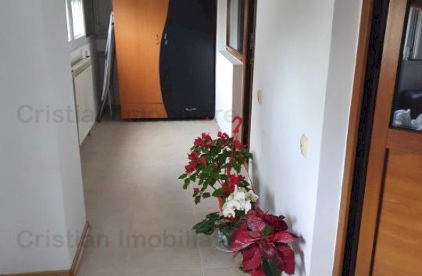 Inchiriez 3 camere DUPLEX, Mobilat si Utilat, zona Calarasilor