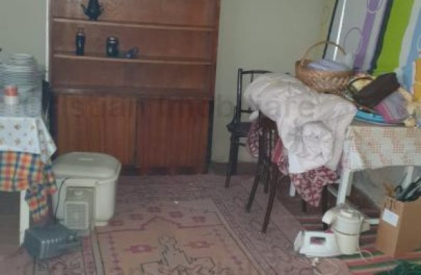 Casa 46 mp + anexa, teren 197 mp, toate utilitatile, zona Centrala