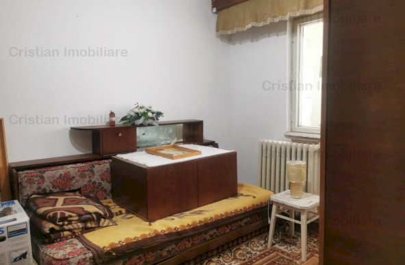 DECOMANDAT, 3 camere, SPATIOS, balcon 21 m, zona Victoriei