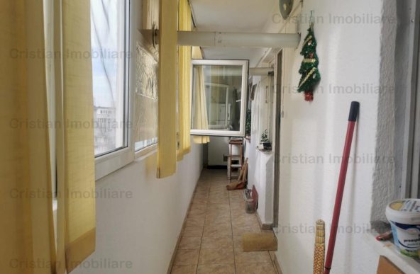 DECOMANDAT, 3 camere, SPATIOS, balcon 21 m, zona Victoriei