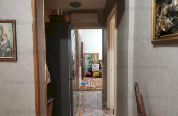 DECOMANDAT, 3 camere, SPATIOS, balcon 21 m, zona Victoriei