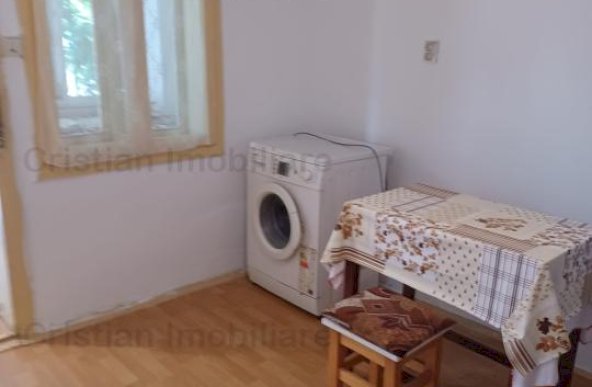 Casa 6 camere, teren 376 mp, toate utilitatile, zona Chercea