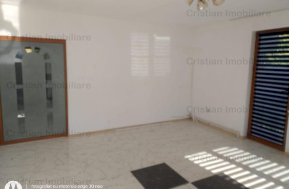 Apartament 3 camere, NEMOBILAT, etajul 1, zona Ultracentrala