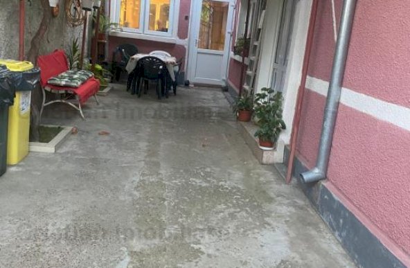 Casa 4 camere, suprafata teren 127 mp, toate utilitatile, zona Centrala