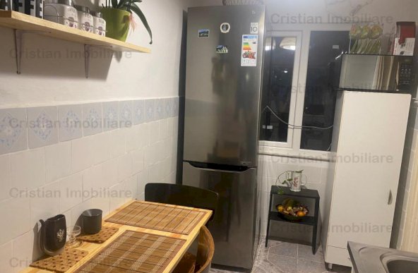 Casa 4 camere, suprafata teren 127 mp, toate utilitatile, zona Centrala