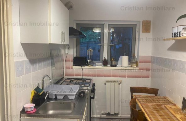 Casa 4 camere, suprafata teren 127 mp, toate utilitatile, zona Centrala