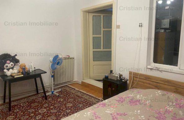 Casa 4 camere, suprafata teren 127 mp, toate utilitatile, zona Centrala