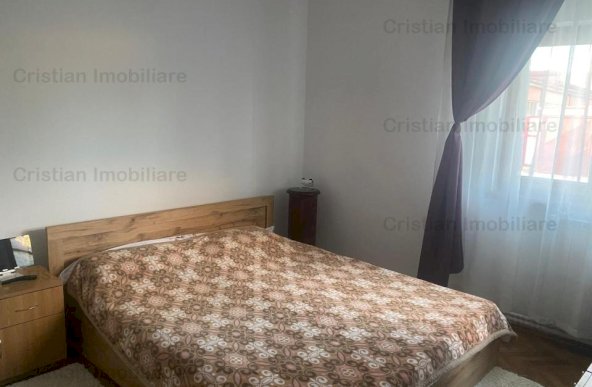 Casa 4 camere, suprafata teren 127 mp, toate utilitatile, zona Centrala