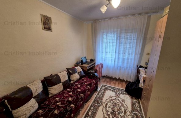 3 camere, 51 mp, izolat termic etaj 3, zona Hipodrom - Microhala