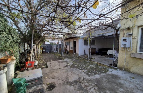 Casa 3 camere, caramida, toate utilitatile, teren 226 mp zona Centru Istoric