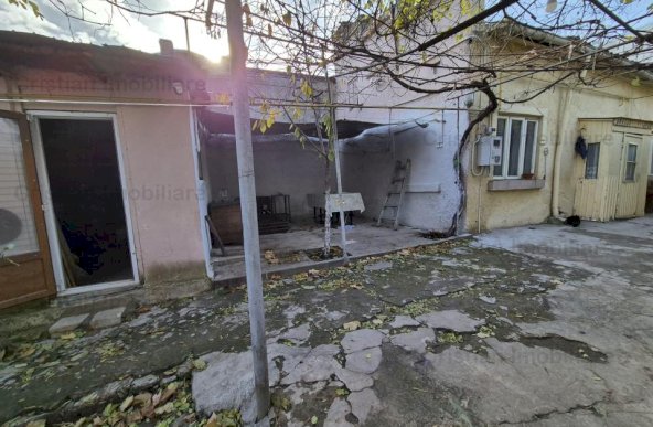 Casa 3 camere, caramida, toate utilitatile, teren 226 mp zona Centru Istoric