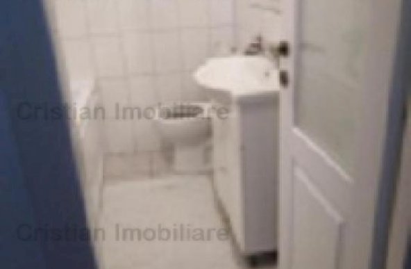  Apartament 2 cam 50mp la curte Centru Vechi toate utilitatile