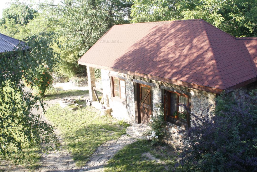 Vanzare Casa/Vila 7 camere ,zona Izvorani ,strada Mihai Eminescu ,nr 1 ,739.000 €