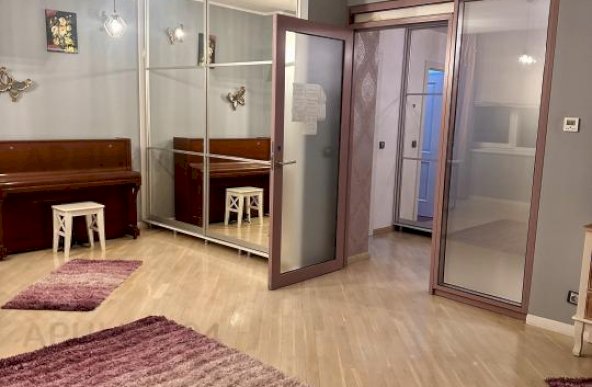Vanzare Apartament 5 camere ,zona Vitan ,strada Vitan-Barzesti ,nr 7 ,215.000 €