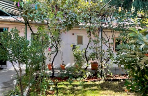 Vanzare Casa/Vila 6 camere ,zona Ion Mihalache ,strada Zablovschi ,nr 1 ,360.000 €