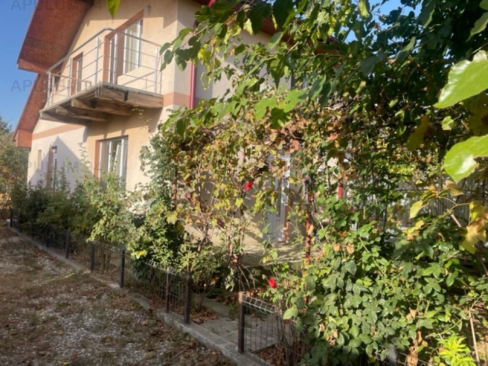 Vanzare Casa/Vila 4 camere ,zona Varteju ,strada Bucuresti ,nr 5 ,90.000 €
