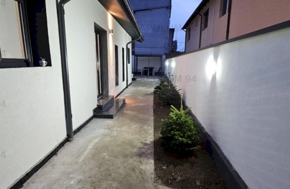 Vanzare Casa/Vila 5 camere ,zona Aparatorii Patriei ,strada Poieni ,nr 40 ,175.000 €