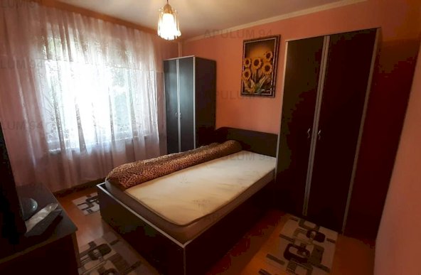 Vanzare Apartament 4 camere ,zona Gorjului ,strada Moinesti ,nr 4 ,135.000 €