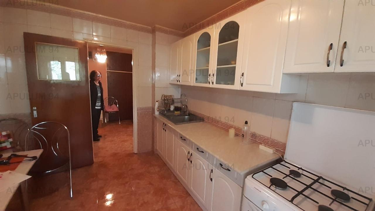 Vanzare Apartament 4 camere ,zona Gorjului ,strada Moinesti ,nr 4 ,135.000 €