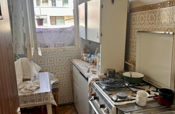 Vanzare Apartament 2 camere ,zona Progresul ,strada Giurgiului ,nr - ,48.500 €